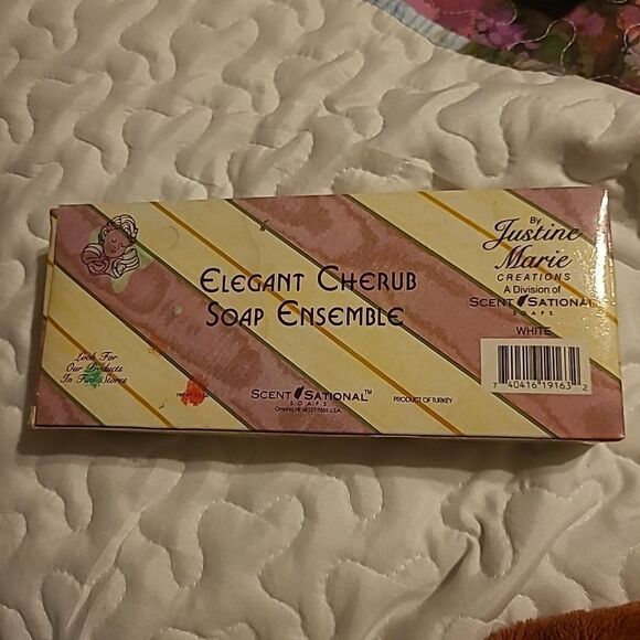 Set of Three Cherub Soaps - Picture 2 of 2